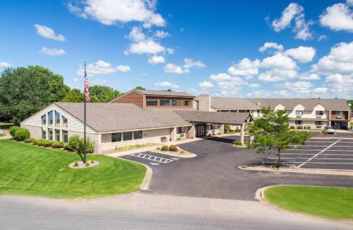 Eau Claire Hotel | AmericInn by Wyndham Eau Claire