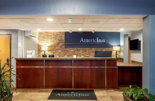 Eau Claire Hotel | AmericInn by Wyndham Eau Claire