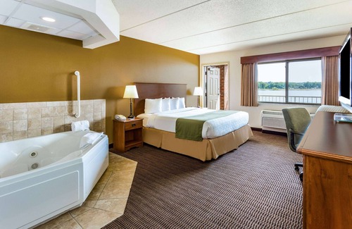 Fort Pierre Hotel | AmericInn by Wyndham Fort Pierre - Conference Center
