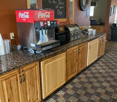 Fargo Hotel | AmericInn by Wyndham Fargo Medical Center