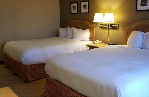 Galesburg Hotel | AmericInn by Wyndham, Galesburg, IL