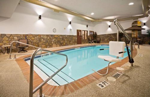 Hill City Hotel | AmericInn by Wyndham Hill City Mt Rushmore