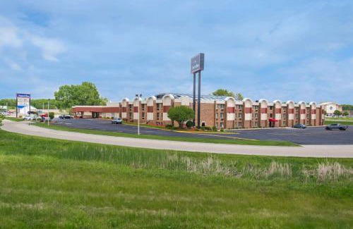 Janesville Hotel | AmericInn by Wyndham Janesville