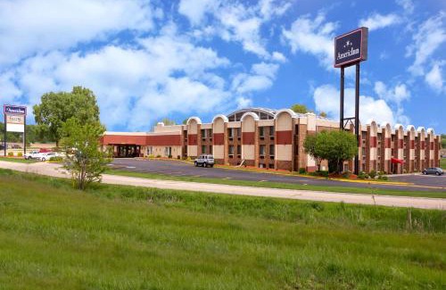 Janesville Hotel | AmericInn by Wyndham Janesville
