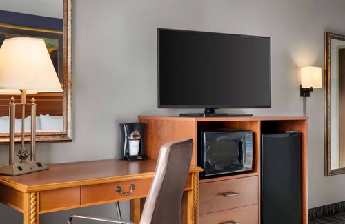 Laramie Hotel | AmericInn by Wyndham Laramie Near University of Wyoming