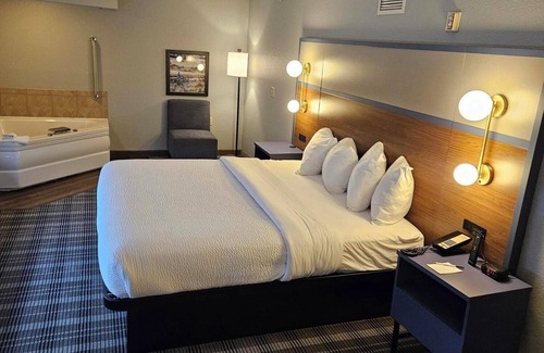 Mounds View Hotel | AmericInn by Wyndham Mounds View Minneapolis