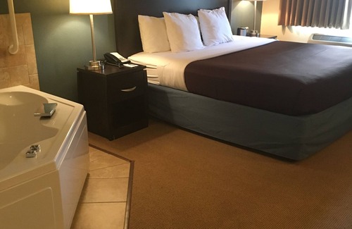 Monmouth Hotel | AmericInn by Wyndham Monmouth