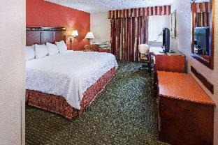 Omaha Hotel | AmericInn by Wyndham Omaha