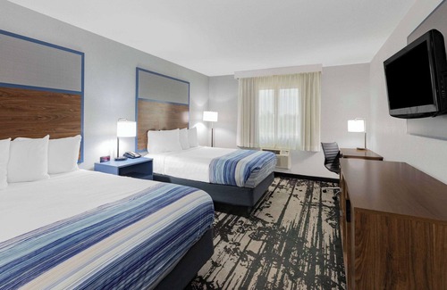 Pella Hotel | AmericInn by Wyndham Pella