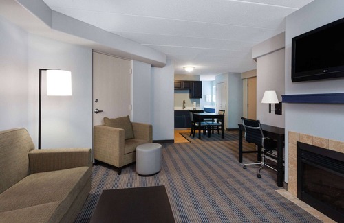 Orange Prairie Hotel | AmericInn by Wyndham Peoria
