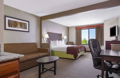 Rochester Hotel | AmericInn by Wyndham Rochester