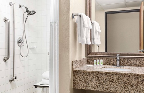 Roseau Hotel | AmericInn by Wyndham Roseau