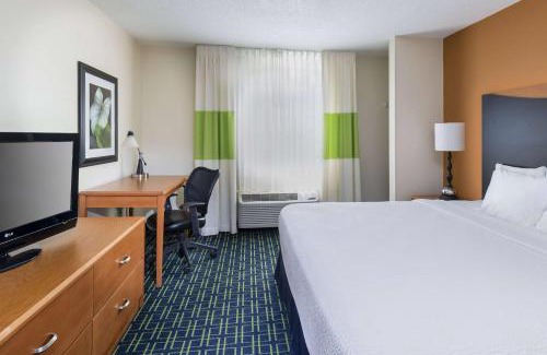Southwest Topeka Hotel | AmericInn by Wyndham Topeka