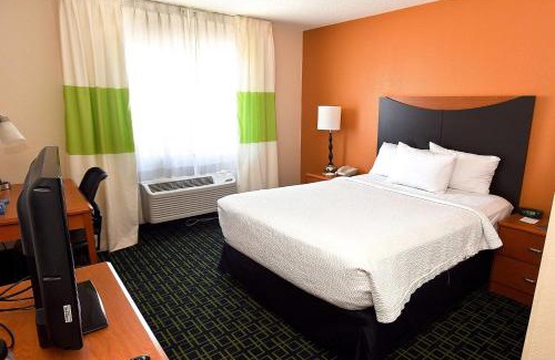 Southwest Topeka Hotel | AmericInn by Wyndham Topeka