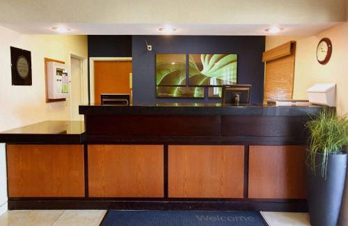 Southwest Topeka Hotel | AmericInn by Wyndham Topeka