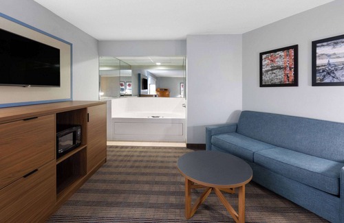 North Branch Hotel | AmericInn by Wyndham North Branch