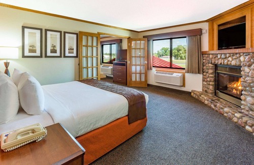 Virginia Hotel | AmericInn by Wyndham Virginia