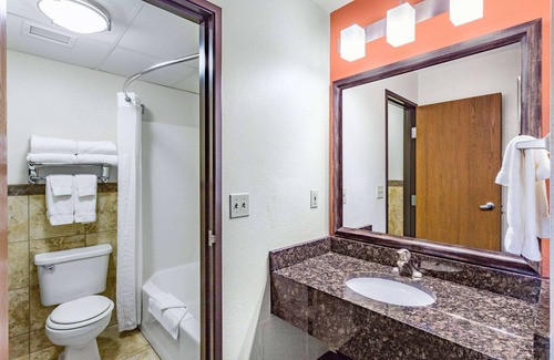 Virginia Hotel | AmericInn by Wyndham Virginia