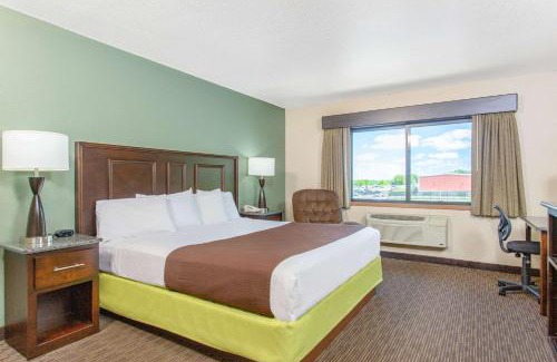 West Salem Hotel | AmericInn by Wyndham West Salem