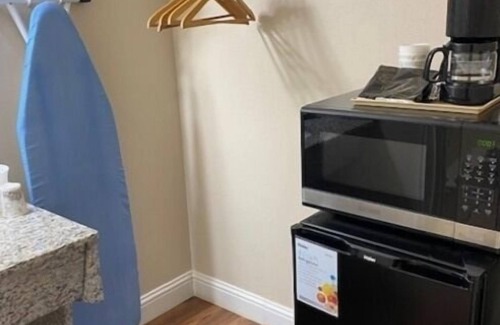 Brookings Hotel | AmeriCoast Inn