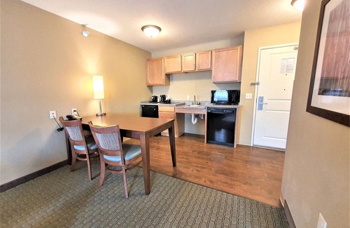 Chisago City Hotel | AmeriVu Inn and Suites - Chisago City