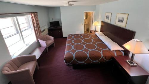 St Croix Falls Hotel | AmeriVu Inn & Suites - St Croix Falls