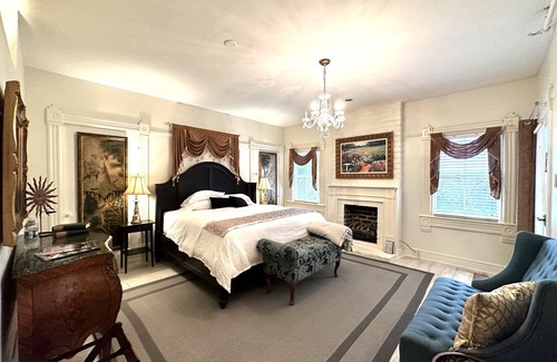 Historic Downtown Savannah Bed & Breakfast | Amethyst Garden Inn