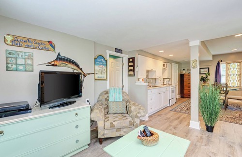 Bradenton Beach House | AMI Lighthouse Cottage-one Minute Walk To The Beach-keyless Locks
