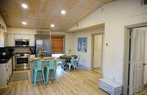 Bradenton Beach House | Ami Tree House