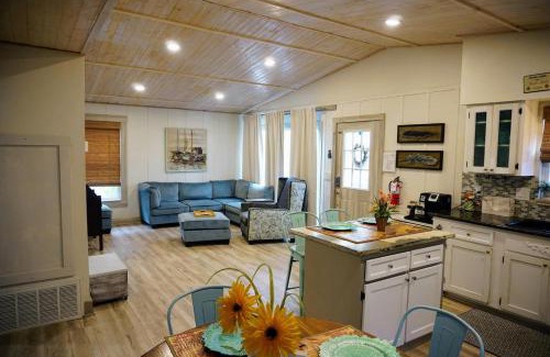 Bradenton Beach House | Ami Tree House