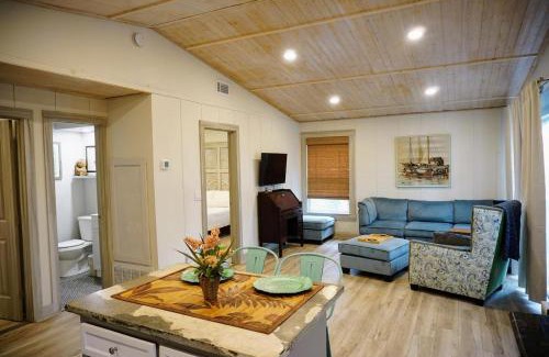 Bradenton Beach House | Ami Tree House