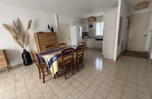 Saint-Pierre-d'Oleron House | Amicizia by Edgar et Alfred