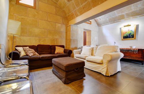 El Arenal House | Amilcar House by Slow Villas