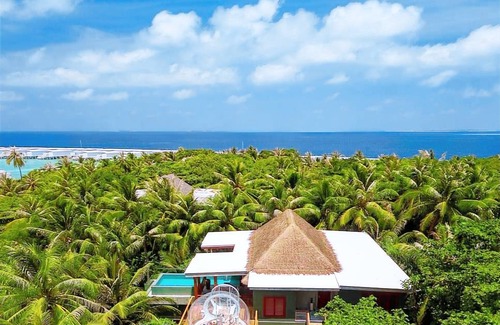 Finolhas Island Hotel | Amilla Maldives Resort and Residences