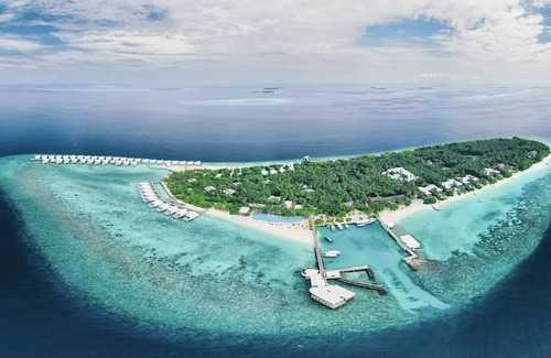 Finolhas Island Hotel | Amilla Maldives Resort and Residences