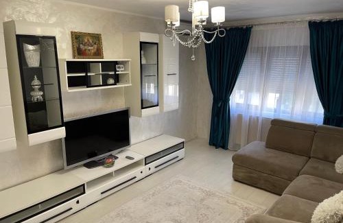 Galati Apartment | AMIRA SweetHome