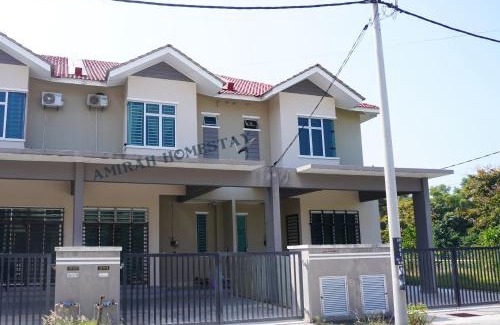 Kampung Gong Badak House | Amirah Homestay (UMT, UniSZA)