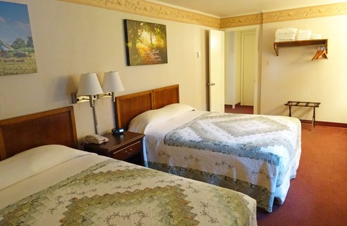 Bird In Hand Hotel | Amish Country Motel