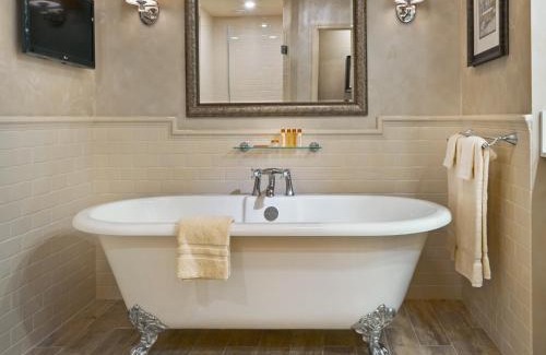 Bird In Hand Hotel | AmishView Inn & Suites