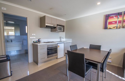Stratford Hotel | Amity Court Motel