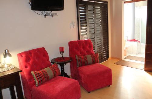 Walvis Bay House | Amjicaja Guesthouse, Tours & Rentals