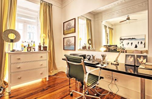 Santo Antonio Apartment | Amoreiras Luxurious by Lisbon Village Apartments