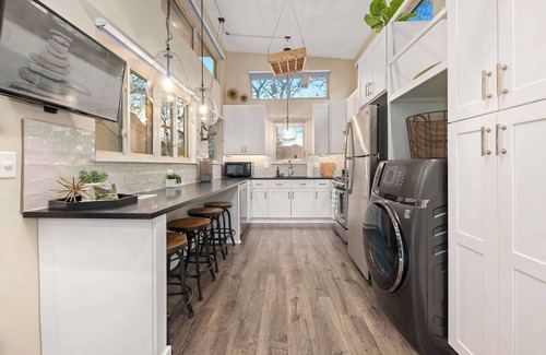 Fayetteville House | Amp House-Seen on Tiny House Nation-Sauna-1mi to DT