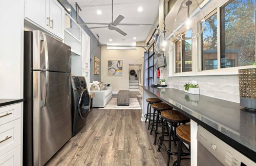 Fayetteville House | Amp House-Seen on Tiny House Nation-Sauna-1mi to DT