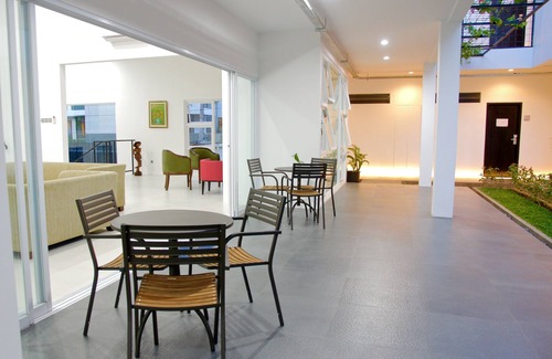 Ragunan Hotel | Ampera Avenue Residence