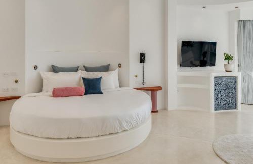 Moo 5 Resort | Ampersand Resort