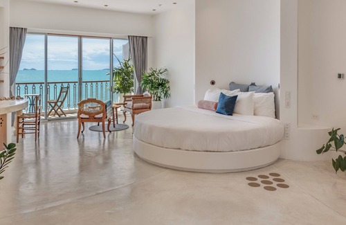 Moo 5 Resort | Ampersand Resort