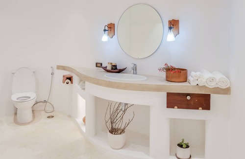 Moo 5 Resort | Ampersand Resort