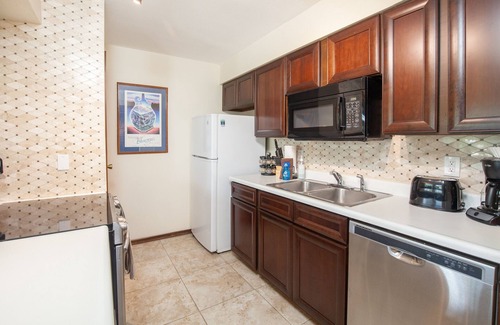 Dillon Condo | Amphitheater | Lake View, Pool-Hot Tub
