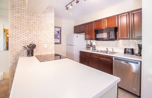 Dillon Condo | Amphitheater | Lake View, Pool-Hot Tub